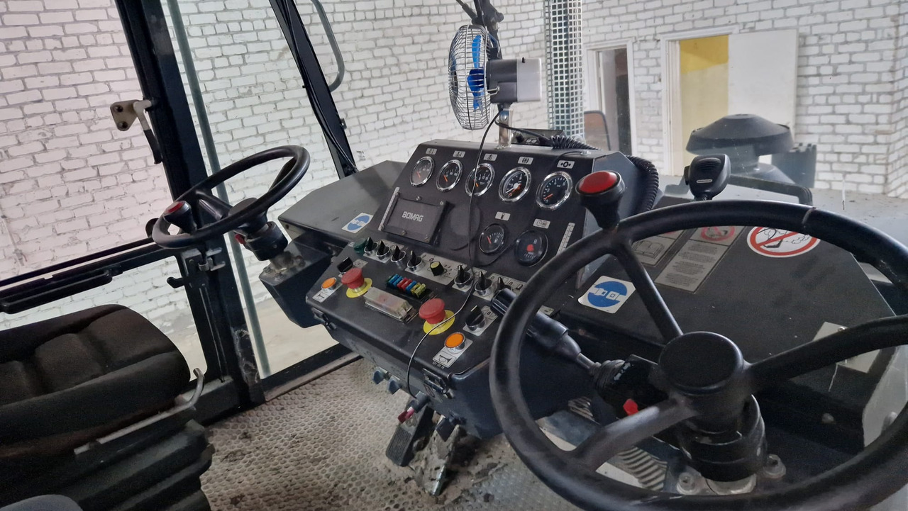 Pneumatic roller BOMAG BW24 R: picture 8