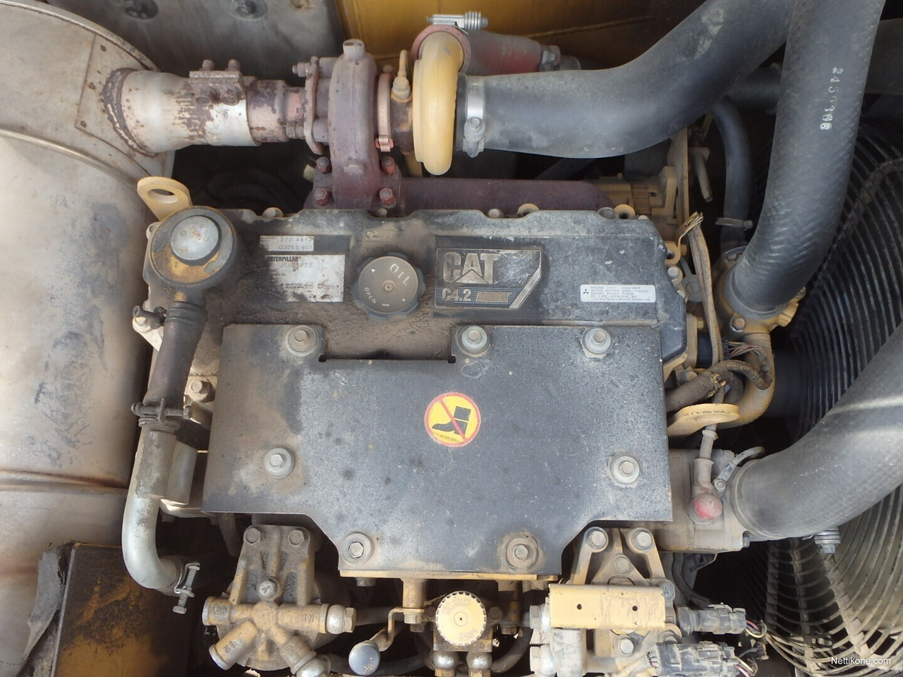 Crawler excavator CATERPILLAR 319 DL: picture 15