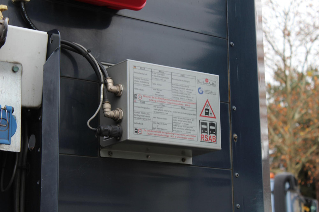 SCHMITZ Plane Edscha Liftachse Pal.-Kasten Lenkachse - Curtainsider semi-trailer: picture 4 SCHMITZ Plane Edscha Liftachse Pal.-Kasten Lenkachse - Curtainsider semi-trailer: picture 4