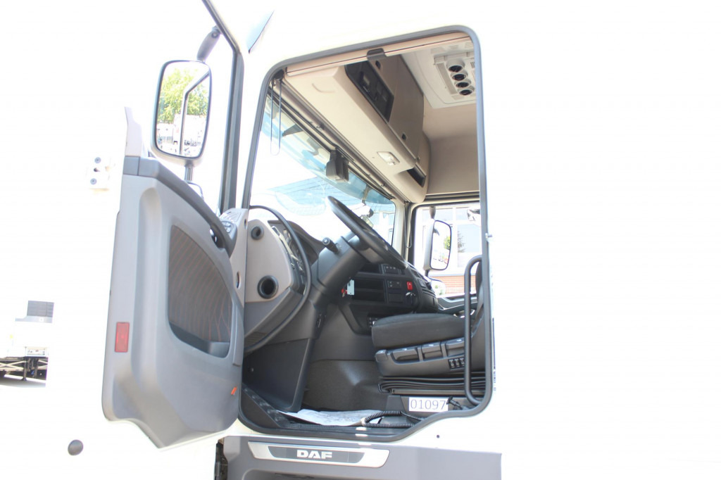 Daf XF 530 SC Retarder ACC LDWS Standklima Kühlbox - Tractor unit: picture 4 Daf XF 530 SC Retarder ACC LDWS Standklima Kühlbox - Tractor unit: picture 4