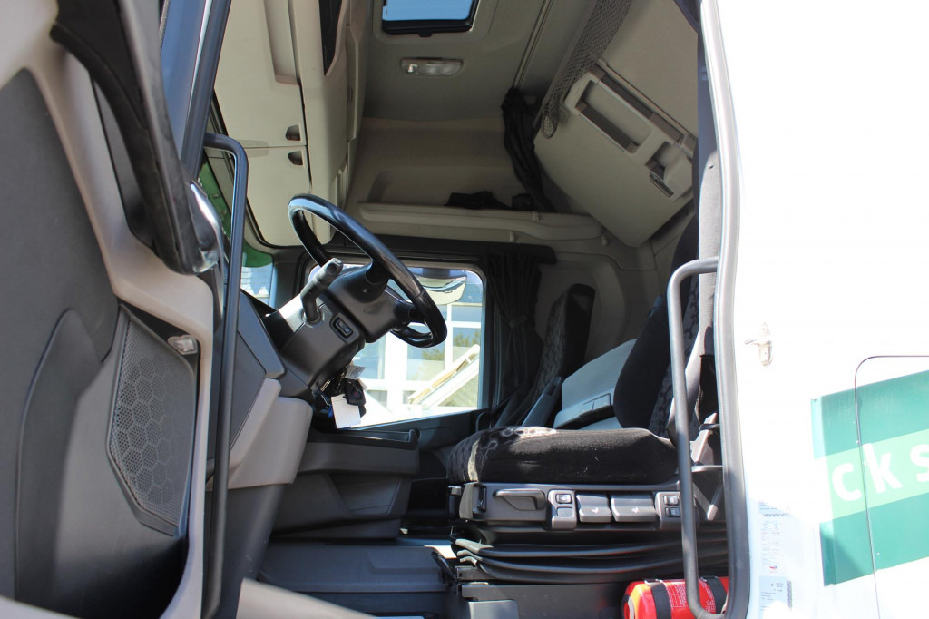 Scania R 450 Retarder LDW Standklima Navi 2 Tanks - Tractor unit: picture 4 Scania R 450 Retarder LDW Standklima Navi 2 Tanks - Tractor unit: picture 4