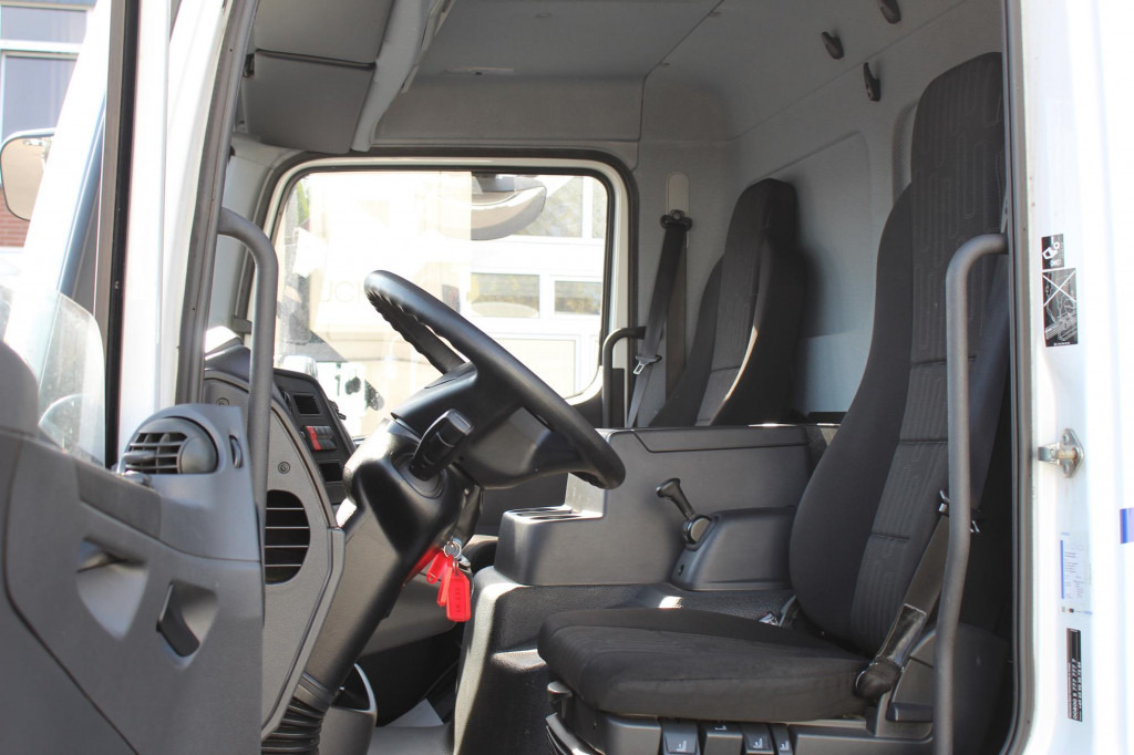 Mercedes-Benz Atego 1221 E6 Koffer Klima LDW Schalter LBW - Truck: picture 5 Mercedes-Benz Atego 1221 E6 Koffer Klima LDW Schalter LBW - Truck: picture 5