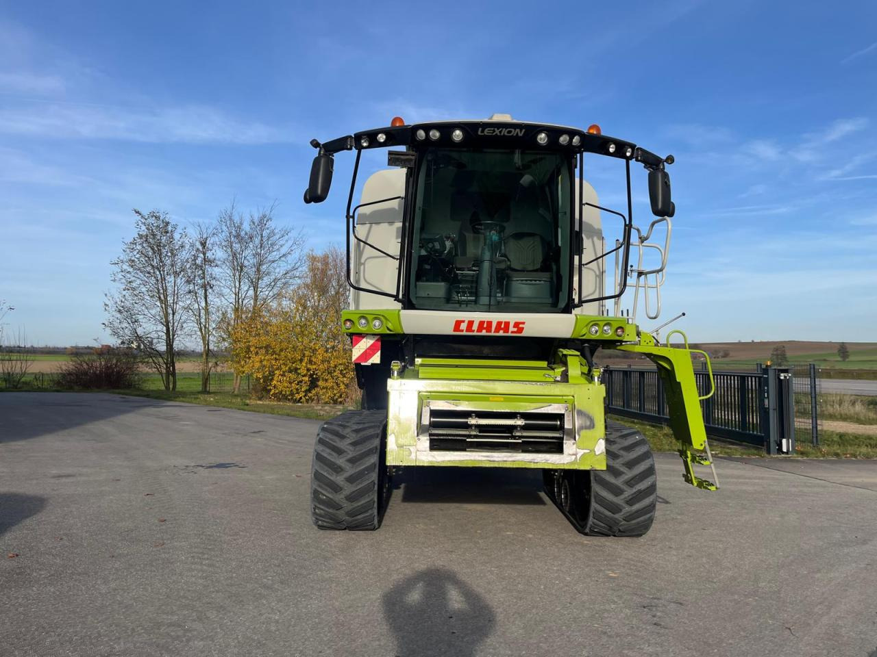 CLAAS Lexion 760TT mt SW V900, 3D, Laserpilot, APS - Combine harvester: picture 5 CLAAS Lexion 760TT mt SW V900, 3D, Laserpilot, APS - Combine harvester: picture 5