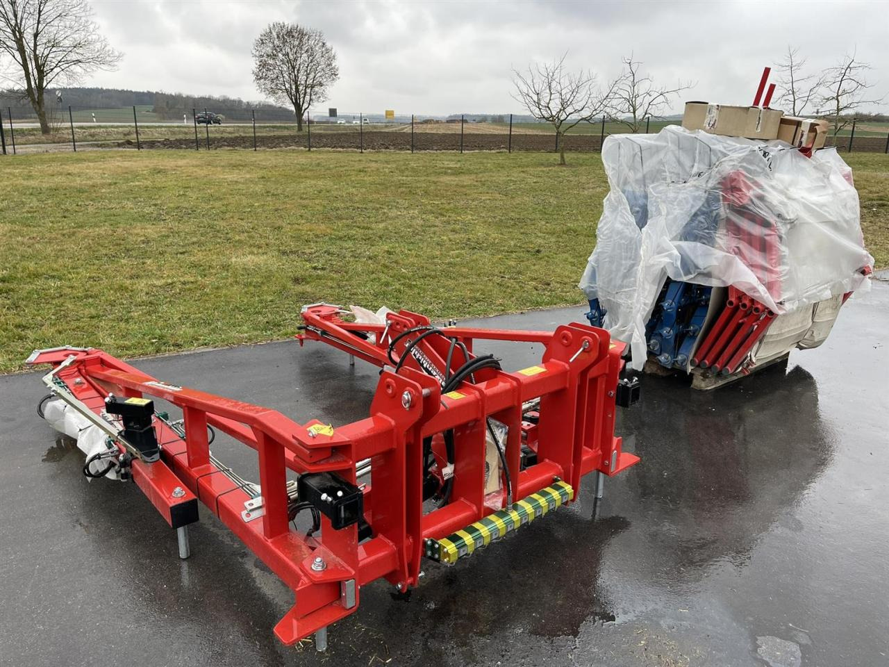 Hatzenbichler Neuer unbenutzter Striegel mit hydraulischer Druckverstellung, 12m AB, Hatzenbichler Striegel - Harrow: picture 1 Hatzenbichler Neuer unbenutzter Striegel mit hydraulischer Druckverstellung, 12m AB, Hatzenbichler Striegel - Harrow: picture 1