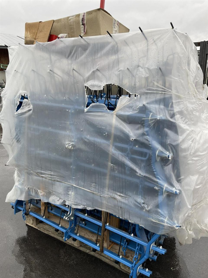 Hatzenbichler Neuer unbenutzter Striegel mit hydraulischer Druckverstellung, 12m AB, Hatzenbichler Striegel - Harrow: picture 4 Hatzenbichler Neuer unbenutzter Striegel mit hydraulischer Druckverstellung, 12m AB, Hatzenbichler Striegel - Harrow: picture 4