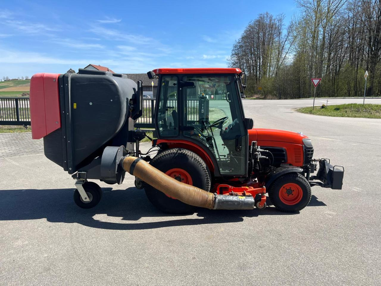 Kubota B3030 Rasenmäher inkl. Grüngutbehälter - Garden mower: picture 4 Kubota B3030 Rasenmäher inkl. Grüngutbehälter - Garden mower: picture 4