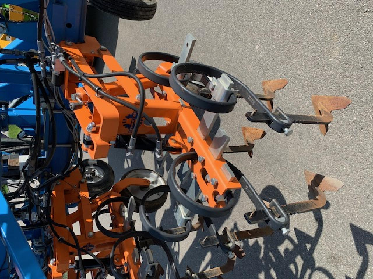 Schmotzer 8 - reihig, 75cm, Section Controll mit Verschieberahmen, Schmotzer - Soil tillage equipment: picture 4 Schmotzer 8 - reihig, 75cm, Section Controll mit Verschieberahmen, Schmotzer - Soil tillage equipment: picture 4