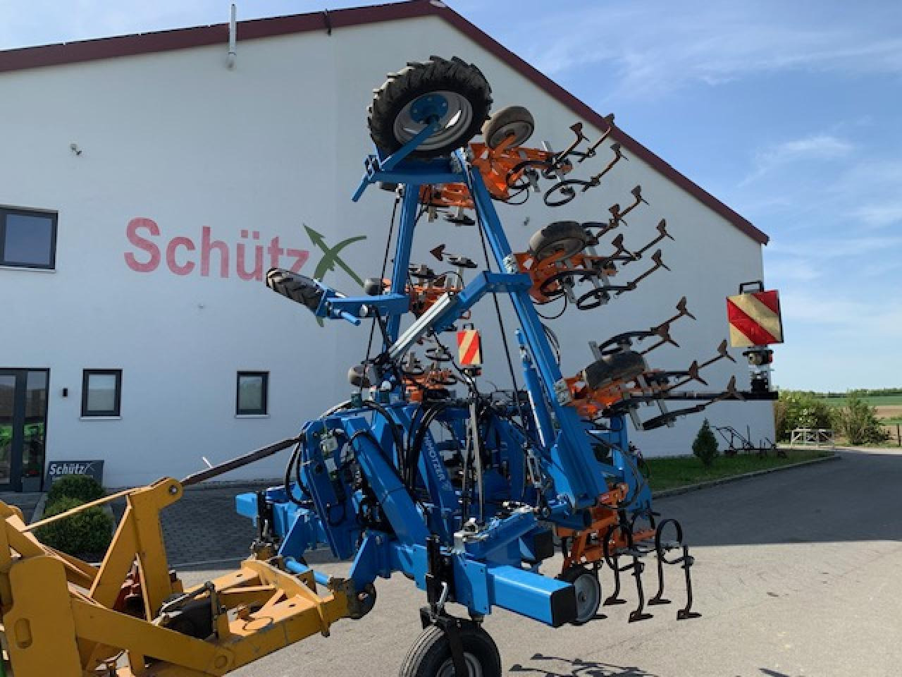 Schmotzer 8 - reihig, 75cm, Section Controll mit Verschieberahmen, Schmotzer - Soil tillage equipment: picture 1 Schmotzer 8 - reihig, 75cm, Section Controll mit Verschieberahmen, Schmotzer - Soil tillage equipment: picture 1