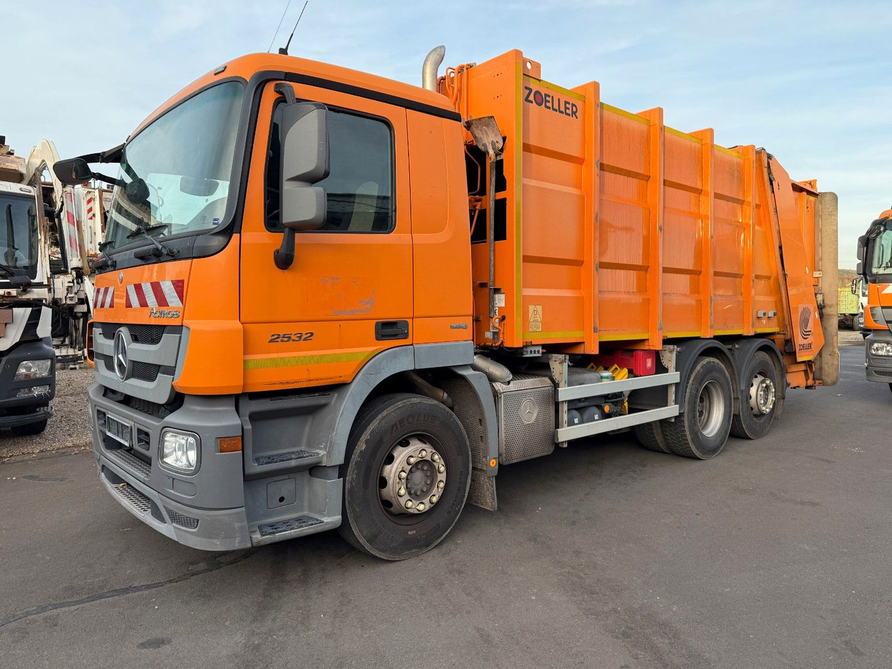 Mercedes-Benz Actros 2532 6x2 Zoeller Medium XL 21 - Garbage truck: picture 1 Mercedes-Benz Actros 2532 6x2 Zoeller Medium XL 21 - Garbage truck: picture 1