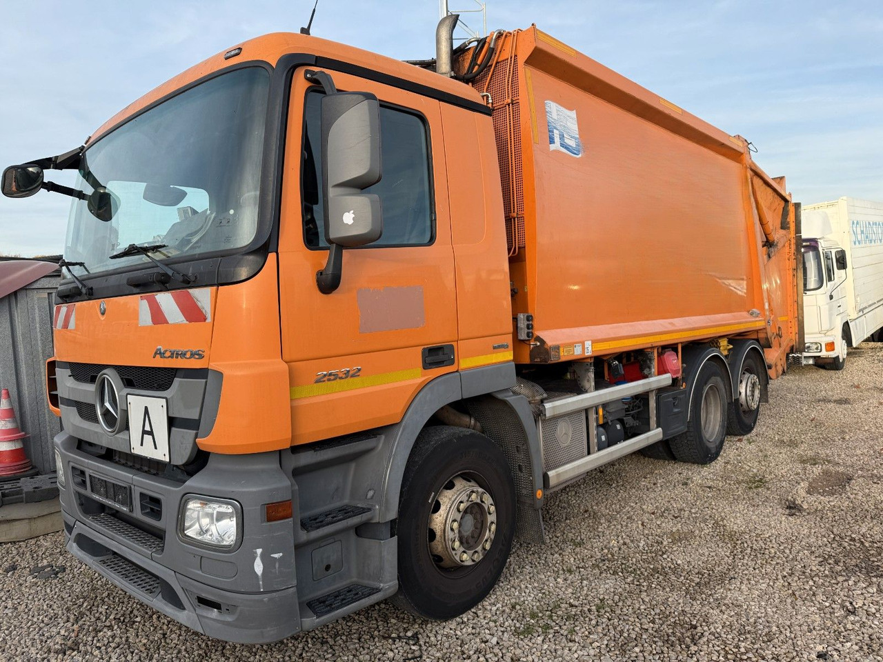 Mercedes-Benz Actros 2532 6x2 Zoeller Medium XL 21 - Garbage truck: picture 1 Mercedes-Benz Actros 2532 6x2 Zoeller Medium XL 21 - Garbage truck: picture 1