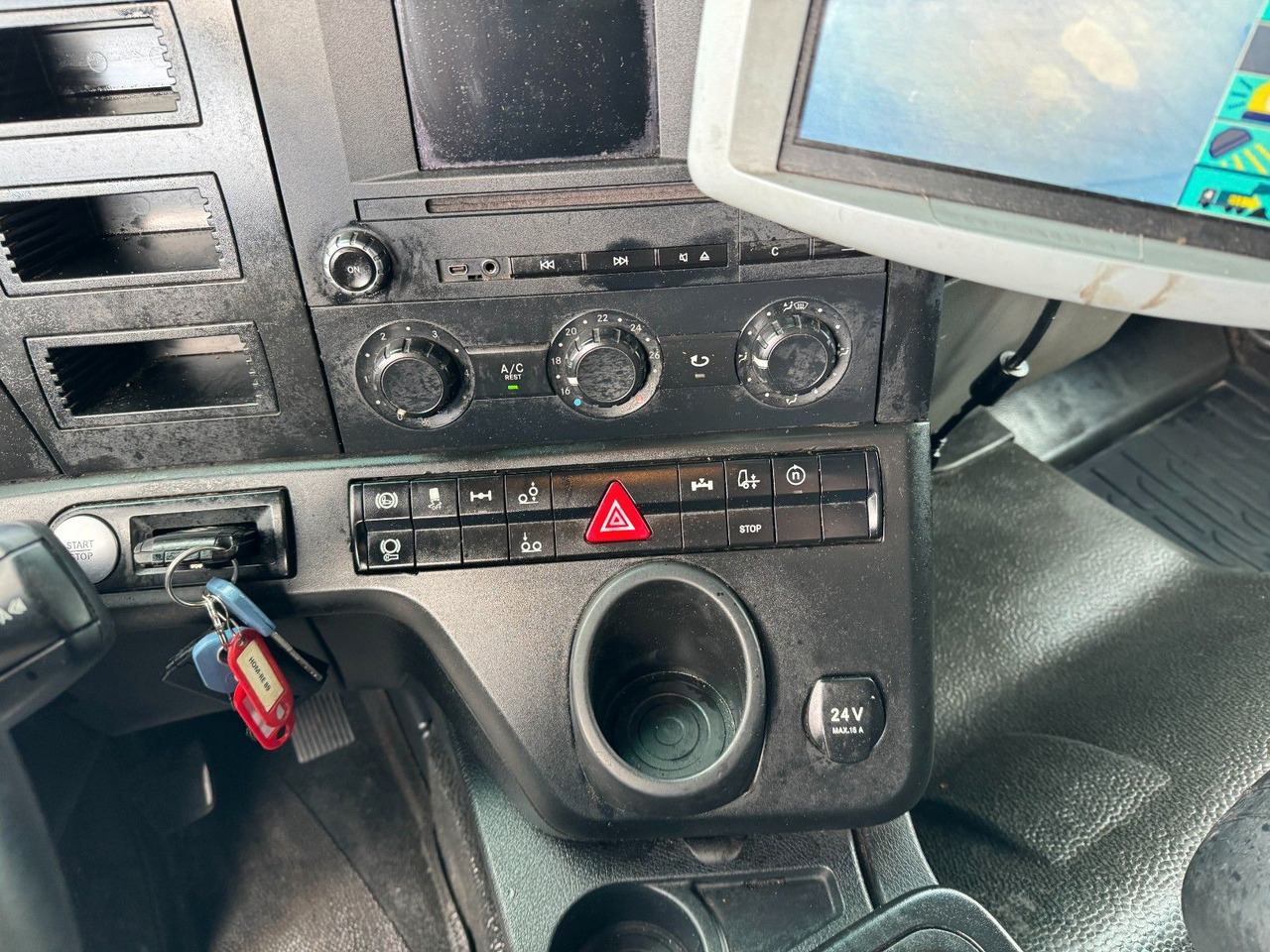 Garbage truck Mercedes-Benz Antos 2533  6x2 Faun Rotopress 520 / Euro 6 Mercedes-Benz Antos 2533  6x2 Faun Rotopress 520 / Euro 6: picture 13 Garbage truck Mercedes-Benz Antos 2533  6x2 Faun Rotopress 520 / Euro 6 Mercedes-Benz Antos 2533  6x2 Faun Rotopress 520 / Euro 6: picture 13