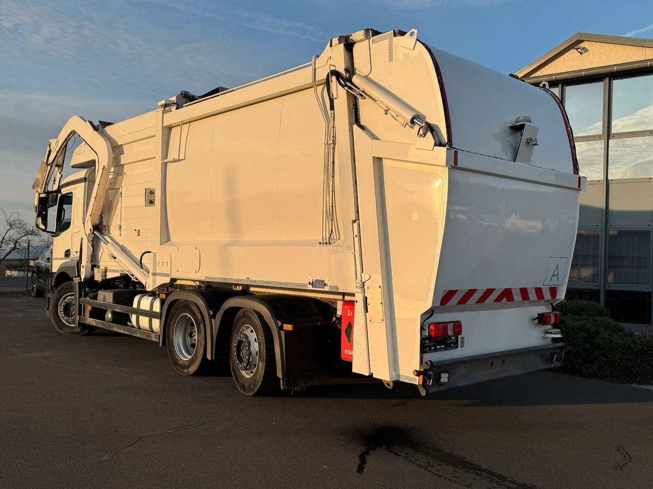 Leasing of Mercedes-Benz Antos 2533 6x2 Heil Frontlader Waage  Funk Mercedes-Benz Antos 2533 6x2 Heil Frontlader Waage  Funk Mercedes-Benz Antos 2533 6x2 Heil Frontlader Waage  Funk Mercedes-Benz Antos 2533 6x2 Heil Frontlader Waage  Funk: picture 13