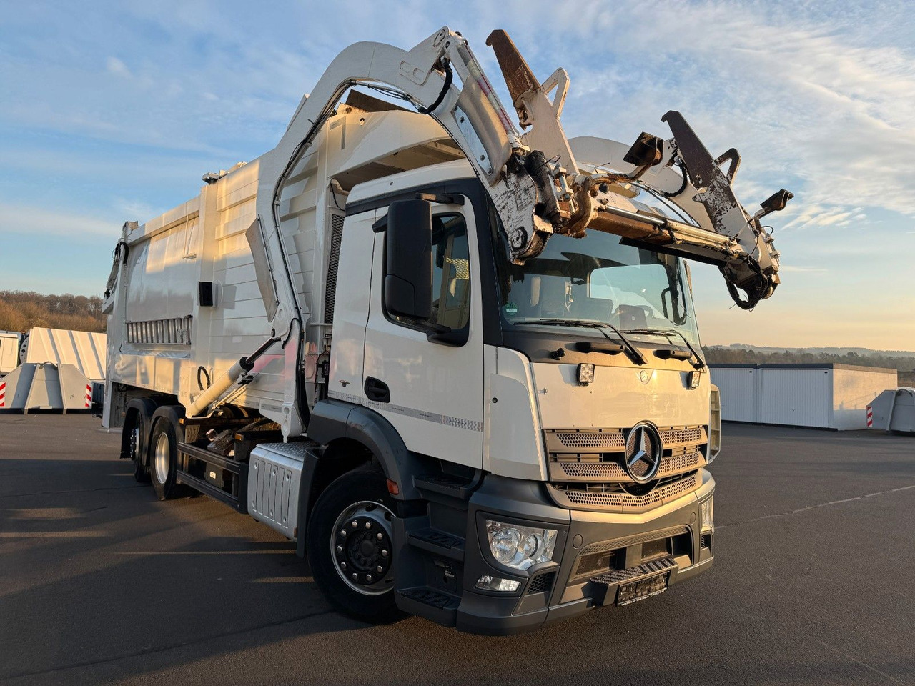 Leasing of Mercedes-Benz Antos 2533 6x2 Heil Frontlader Waage  Funk Mercedes-Benz Antos 2533 6x2 Heil Frontlader Waage  Funk Mercedes-Benz Antos 2533 6x2 Heil Frontlader Waage  Funk Mercedes-Benz Antos 2533 6x2 Heil Frontlader Waage  Funk: picture 15