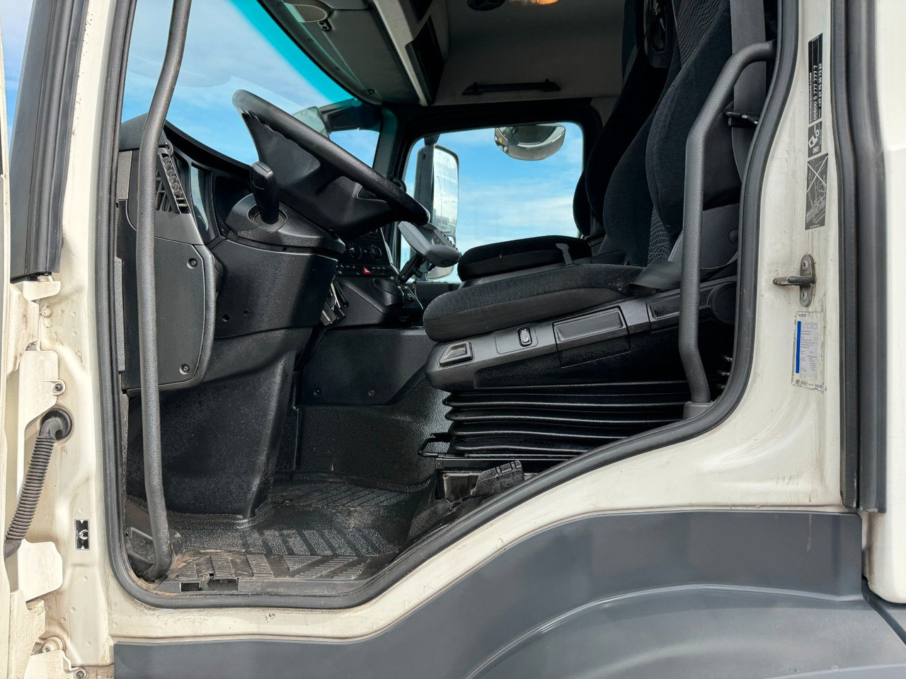 Mercedes-Benz Antos 2533 6x2 Mercedes-Benz Antos 2533 6x2 - 3 x am Lager - - Cab chassis truck: picture 4 Mercedes-Benz Antos 2533 6x2 Mercedes-Benz Antos 2533 6x2 - 3 x am Lager - - Cab chassis truck: picture 4