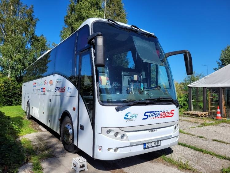 VOLVO B12M BERKHOF AXIAL70 MOTORHOME KLIMA 3.2003 - Coach: picture 1 VOLVO B12M BERKHOF AXIAL70 MOTORHOME KLIMA 3.2003 - Coach: picture 1