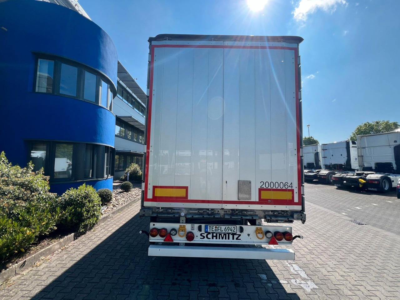 Schmitz Cargobull SCS 24/L - 13.62 E B - Curtainsider semi-trailer: picture 4 Schmitz Cargobull SCS 24/L - 13.62 E B - Curtainsider semi-trailer: picture 4