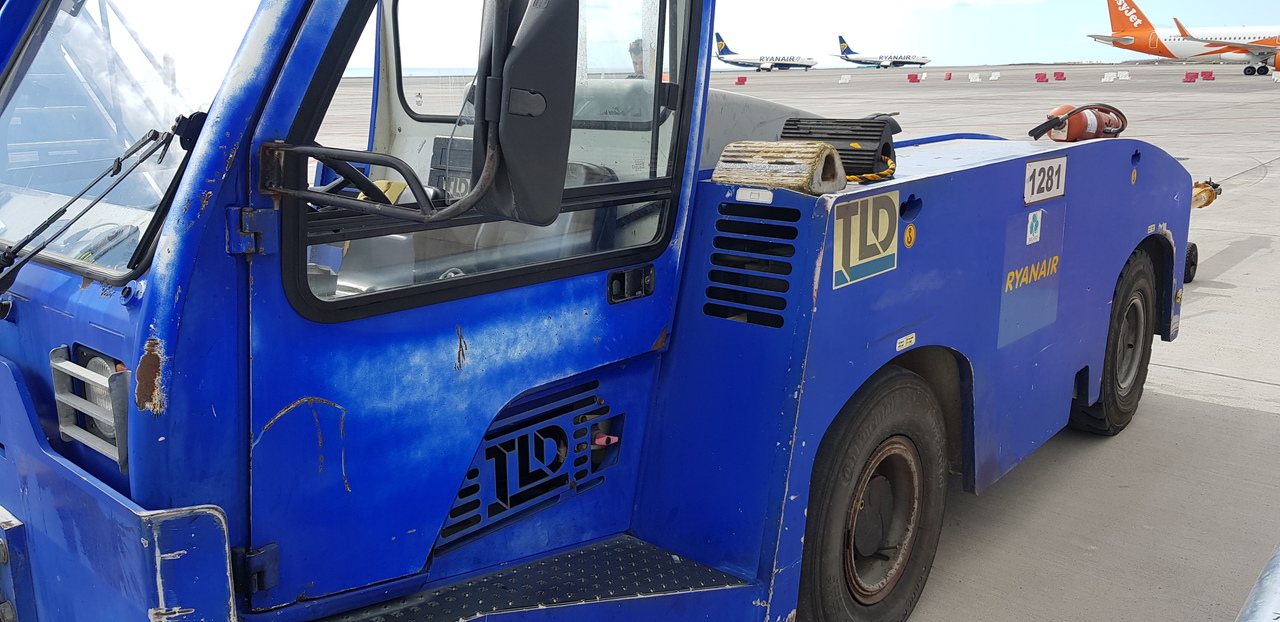 Pushback Tractor TLD 150-12 - Pushback tractor: picture 2 Pushback Tractor TLD 150-12 - Pushback tractor: picture 2