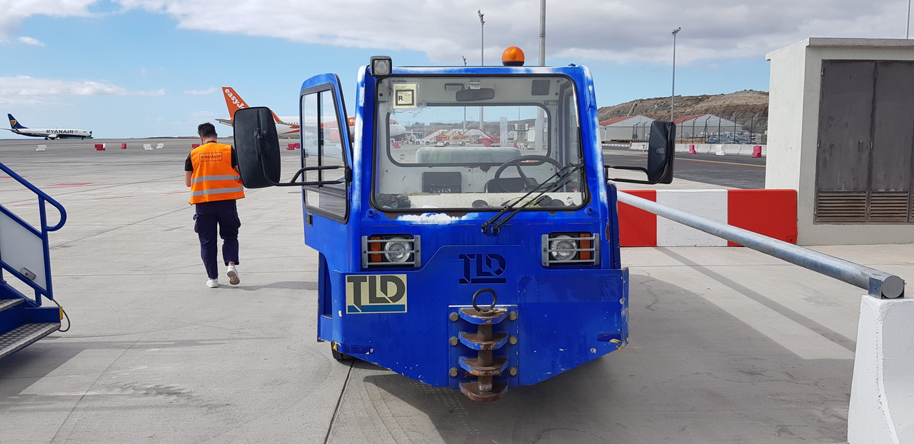 Pushback Tractor TLD 150-12 - Pushback tractor: picture 1 Pushback Tractor TLD 150-12 - Pushback tractor: picture 1