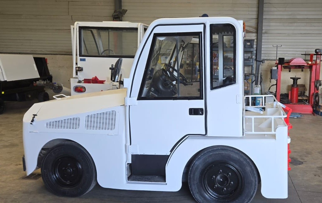 TEMG TRACTOR/DIESEL TG5006 - Baggage tractor: picture 2 TEMG TRACTOR/DIESEL TG5006 - Baggage tractor: picture 2