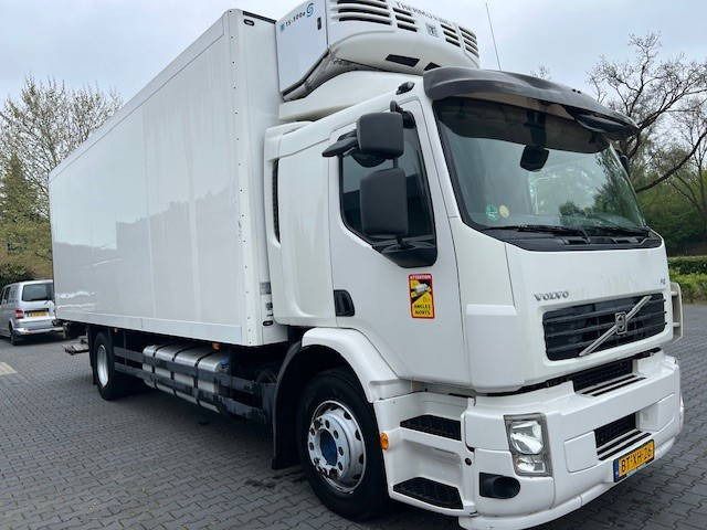 Volvo FE 320 - Refrigerator truck: picture 2 Volvo FE 320 - Refrigerator truck: picture 2