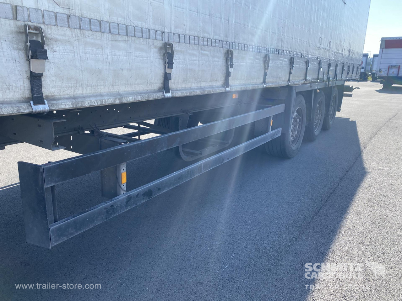 SCHMITZ Curtainsider Mega - Curtainsider semi-trailer: picture 2 SCHMITZ Curtainsider Mega - Curtainsider semi-trailer: picture 2