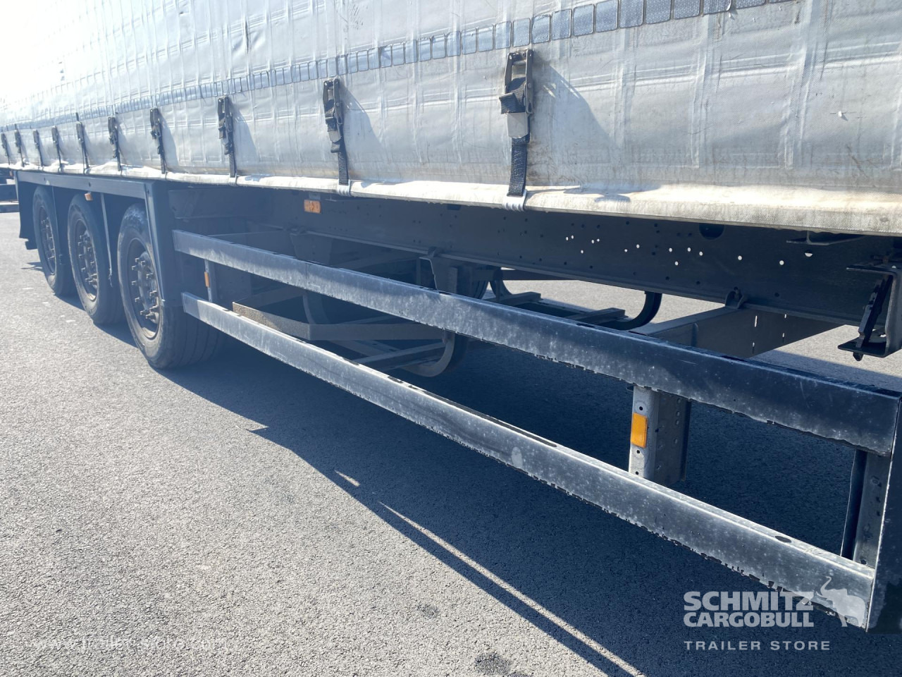 SCHMITZ Curtainsider Mega - Curtainsider semi-trailer: picture 3 SCHMITZ Curtainsider Mega - Curtainsider semi-trailer: picture 3