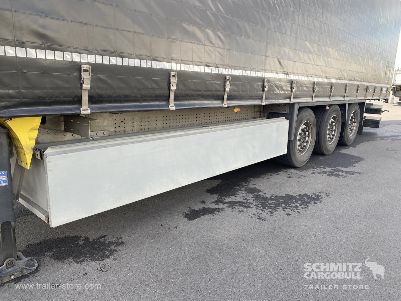 SCHMITZ Curtainsider Standard - Curtainsider semi-trailer: picture 3 SCHMITZ Curtainsider Standard - Curtainsider semi-trailer: picture 3