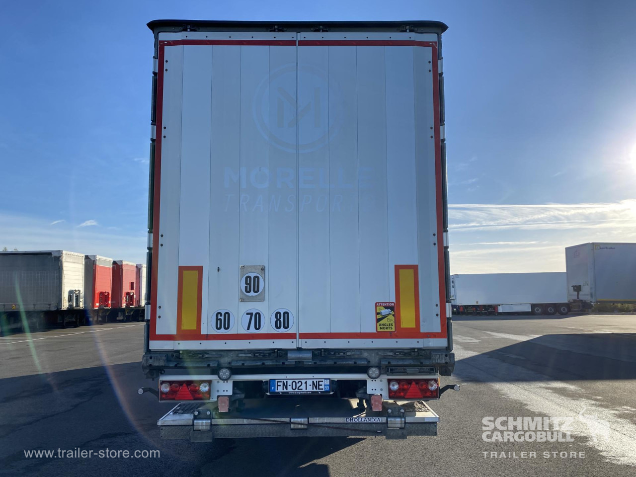 SCHMITZ Curtainsider Standard Taillift - Curtainsider semi-trailer: picture 3 SCHMITZ Curtainsider Standard Taillift - Curtainsider semi-trailer: picture 3