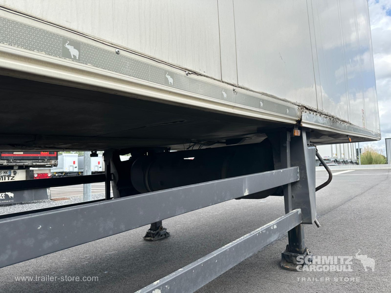 Isothermal semi-trailer SCHMITZ Reefer Standard: picture 7