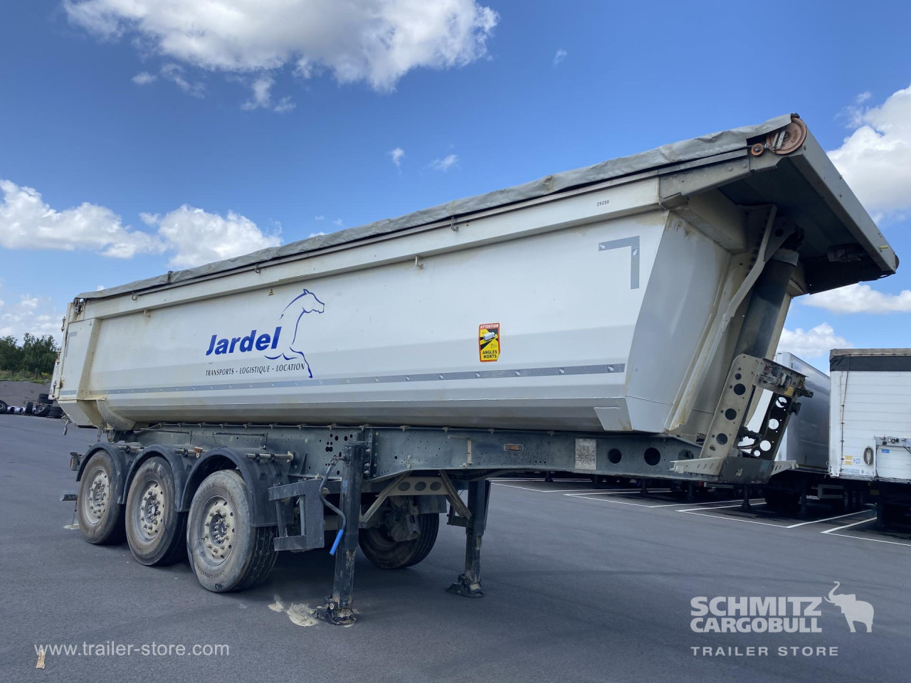 SCHMITZ Tipper Steel half pipe body 24m³ - Tipper semi-trailer: picture 1 SCHMITZ Tipper Steel half pipe body 24m³ - Tipper semi-trailer: picture 1