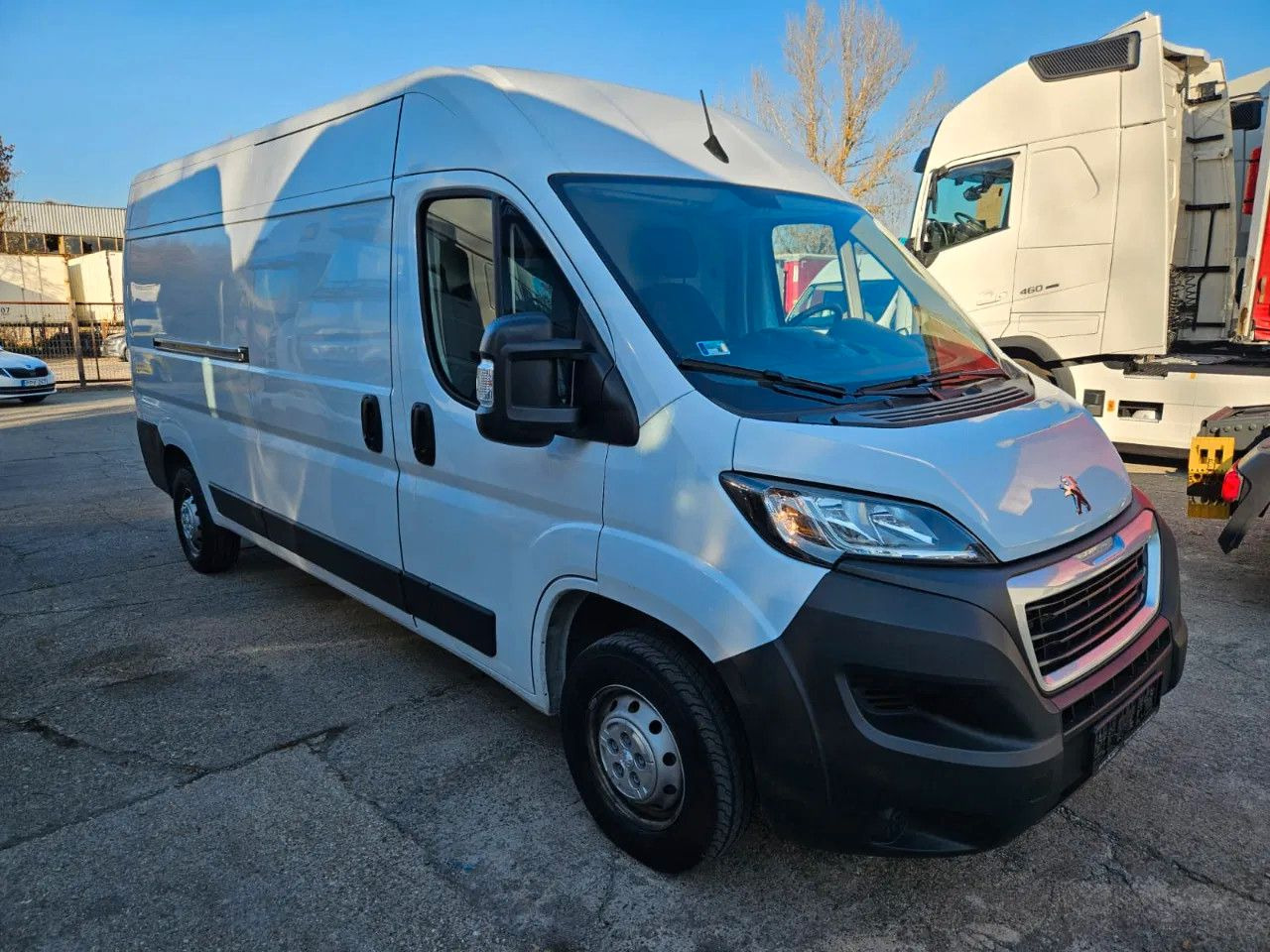 Peugeot Boxer Box 2.2 Premium FT 350 L3H2 Camera 2 units - Box van: picture 2 Peugeot Boxer Box 2.2 Premium FT 350 L3H2 Camera 2 units - Box van: picture 2