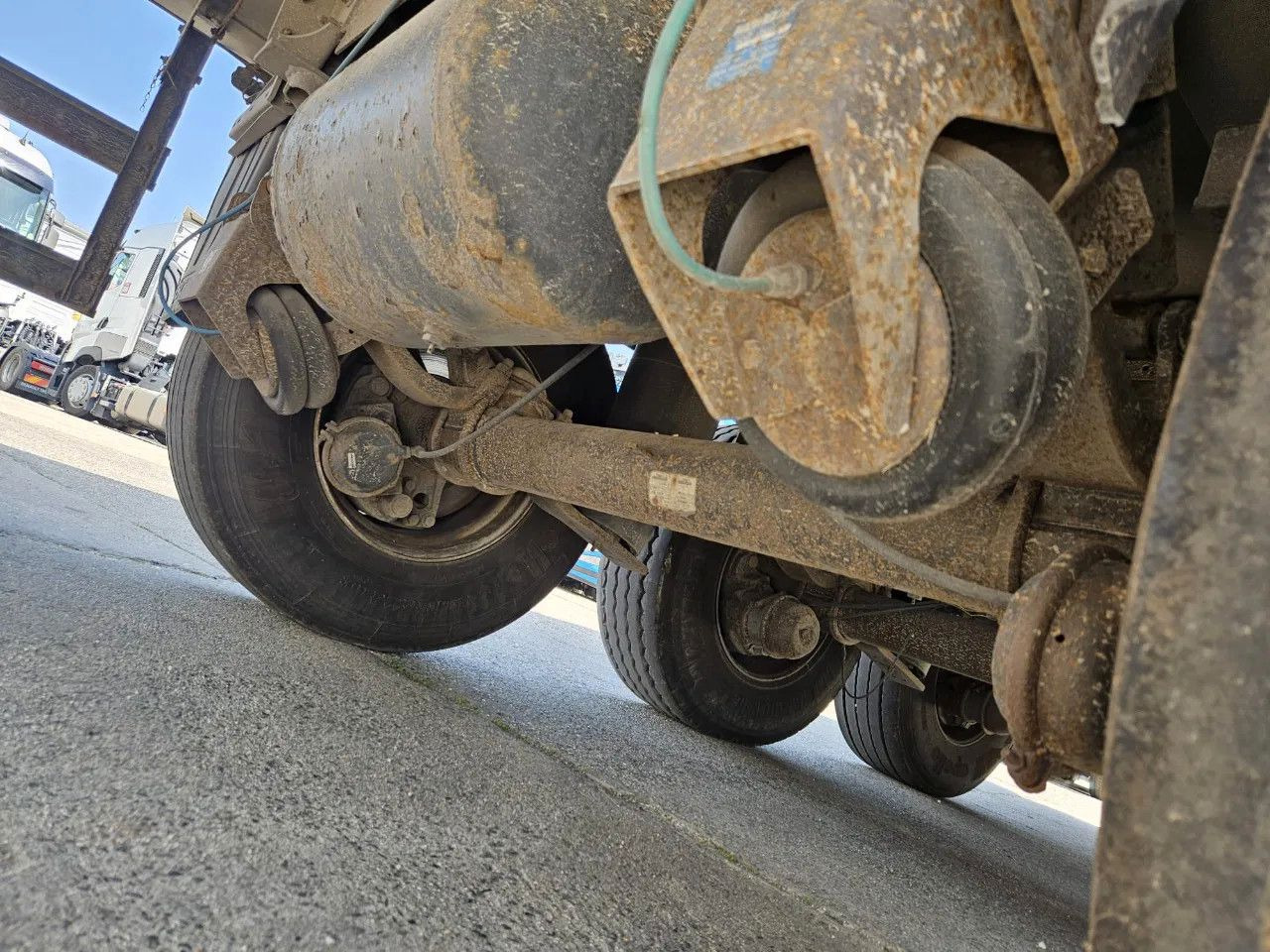 Refrigerator semi-trailer Schmitz Cargobull SKO24 Carrier Maxima 1300 Tail Lift, A axle lift: picture 18