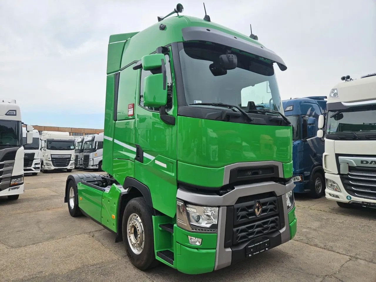 Renault T520 HSC, Navi, Standklima, Horns, Full Spoiler, - Tractor unit: picture 2 Renault T520 HSC, Navi, Standklima, Horns, Full Spoiler, - Tractor unit: picture 2
