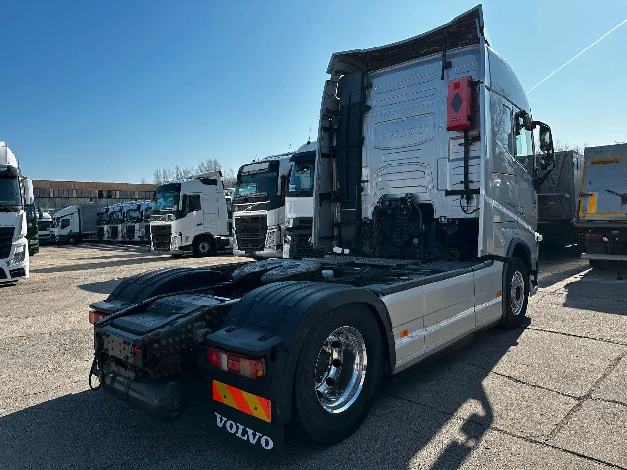 Volvo FH 500 ADR, I-Park, Alloy w. Leather seats, TV s - Tractor unit: picture 4 Volvo FH 500 ADR, I-Park, Alloy w. Leather seats, TV s - Tractor unit: picture 4
