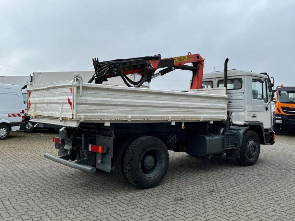 MAN F90 18.232 FK 2-Achs Kipper Kran Palf. PK 8000 - Tipper, Crane truck: picture 4 MAN F90 18.232 FK 2-Achs Kipper Kran Palf. PK 8000 - Tipper, Crane truck: picture 4