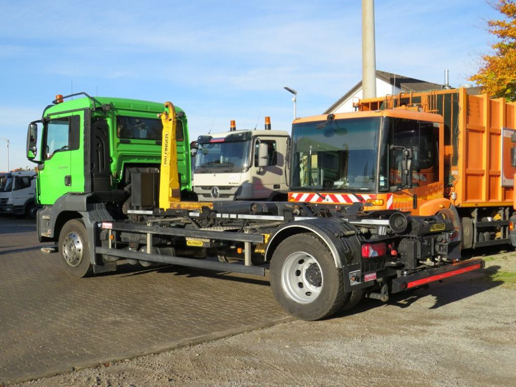 MAN TG-S 18.320 BL Abrollkipper - Hook lift truck: picture 3 MAN TG-S 18.320 BL Abrollkipper - Hook lift truck: picture 3