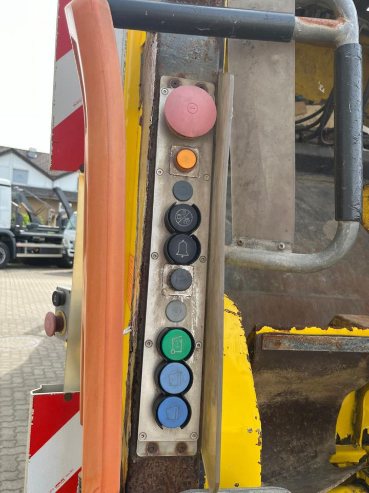 Garbage truck for transportation of garbage MERCEDES-BENZ Antos 2533 L 6x2 ENA Müllwagen Zoeller + Schüttung: picture 6