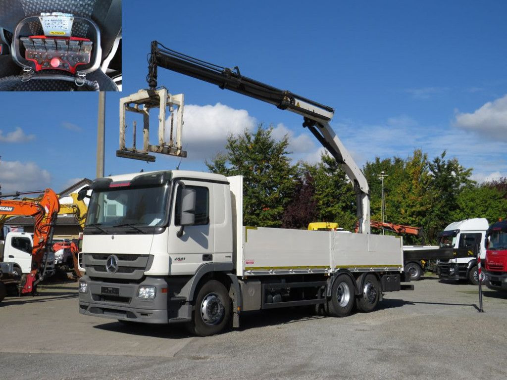 Mercedes-Benz Actros 2541 L6x2 Pritsche Heckkran Funk - Crane truck, Dropside/ Flatbed truck: picture 1 Mercedes-Benz Actros 2541 L6x2 Pritsche Heckkran Funk - Crane truck, Dropside/ Flatbed truck: picture 1