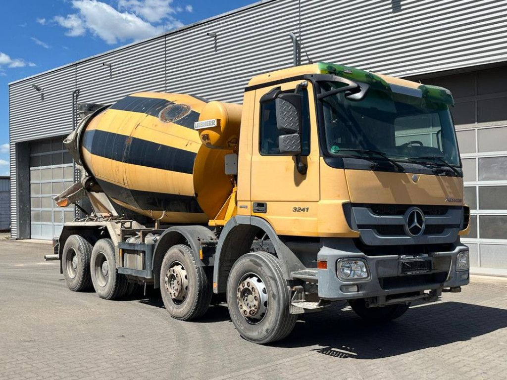 Mercedes-Benz Actros 3241 B 8x4 Betonmischer Liebherr, Deutsc - Hook lift truck: picture 2 Mercedes-Benz Actros 3241 B 8x4 Betonmischer Liebherr, Deutsc - Hook lift truck: picture 2
