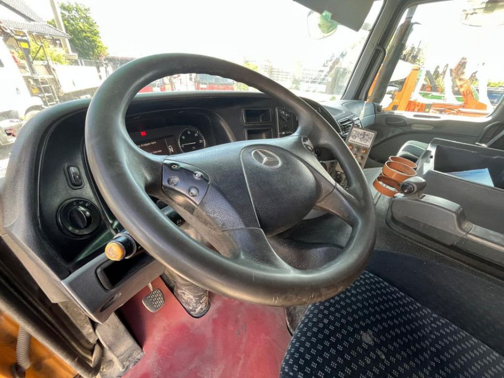 Mercedes-Benz Actros 3241 B 8x4 Betonmischer Liebherr, Deutsc - Hook lift truck: picture 5 Mercedes-Benz Actros 3241 B 8x4 Betonmischer Liebherr, Deutsc - Hook lift truck: picture 5