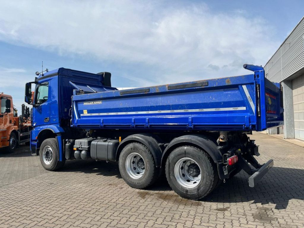 Mercedes-Benz Arocs 2642 6x4 3-Achs Kipper Bordmatik nur 163TK - Tipper: picture 4 Mercedes-Benz Arocs 2642 6x4 3-Achs Kipper Bordmatik nur 163TK - Tipper: picture 4