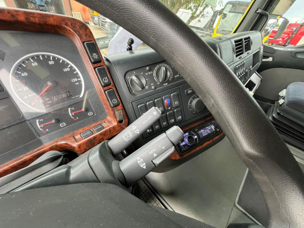 MAN TG-A 41.660 8x4 4 BBS SZM Schwerlast 250 to WSK - Tractor unit: picture 4 MAN TG-A 41.660 8x4 4 BBS SZM Schwerlast 250 to WSK - Tractor unit: picture 4