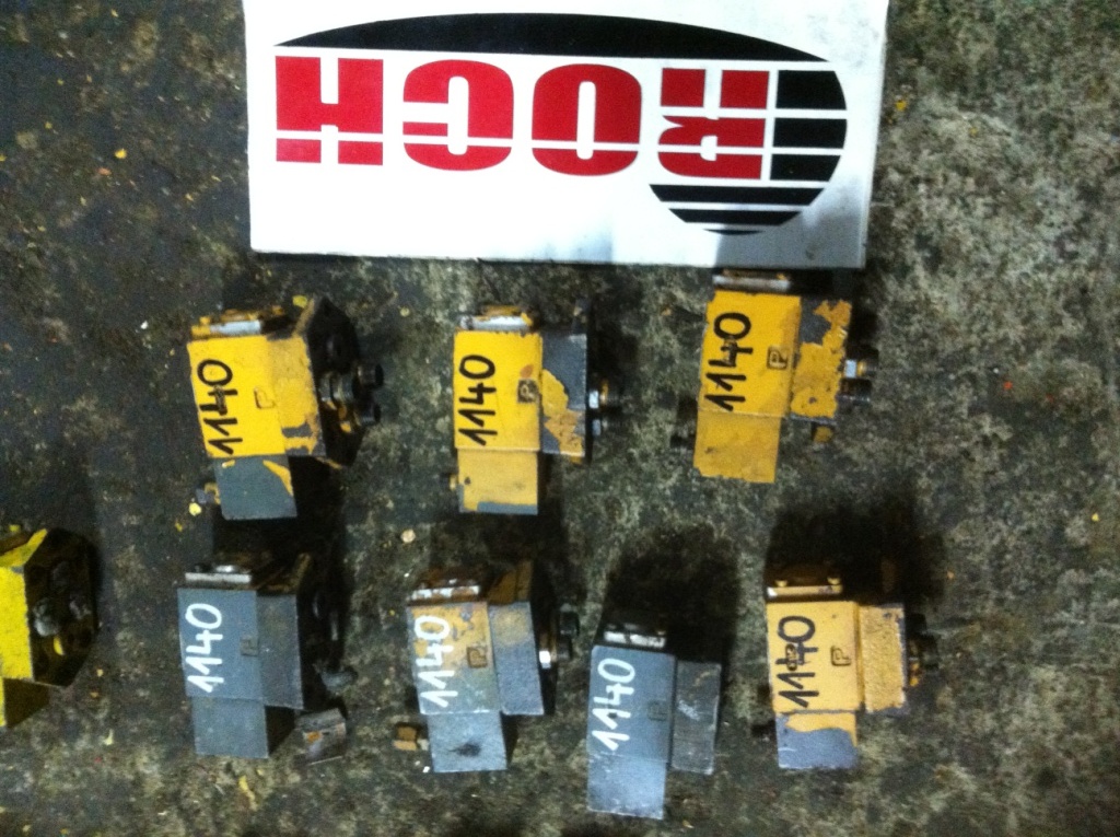 REXROTH 4WH6C52 470476/3 - 1 SEKCYJNY + KOŚCI - Hydraulic valve for Construction machinery: picture 1 REXROTH 4WH6C52 470476/3 - 1 SEKCYJNY + KOŚCI - Hydraulic valve for Construction machinery: picture 1