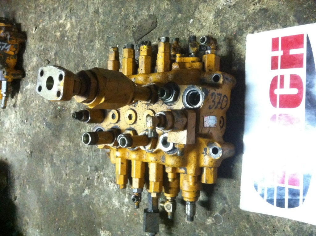 SHIBAURA U22Z7B25T6D-62 - 4 SEKCYJNY - Hydraulic valve for Construction machinery: picture 1 SHIBAURA U22Z7B25T6D-62 - 4 SEKCYJNY - Hydraulic valve for Construction machinery: picture 1