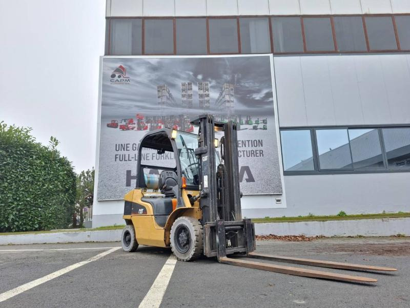 Caterpillar GP25N - LPG forklift: picture 2 Caterpillar GP25N - LPG forklift: picture 2