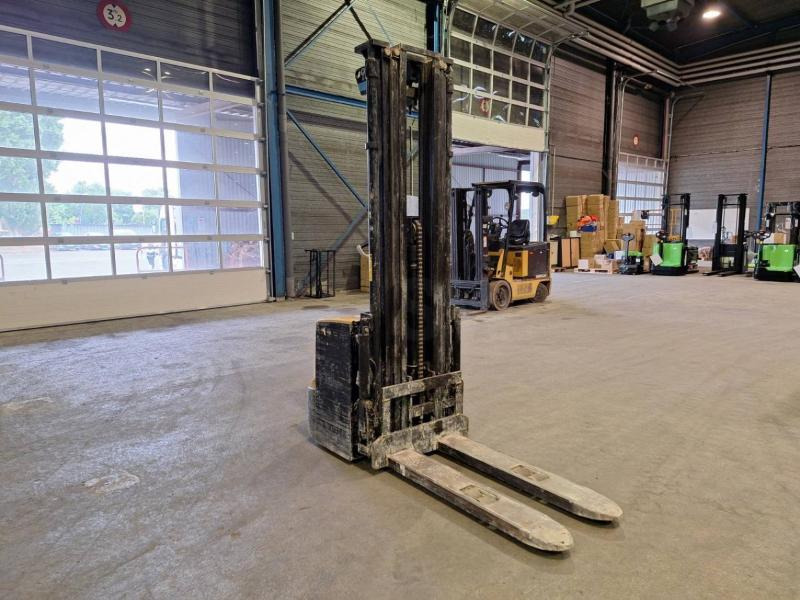 Caterpillar NSP16N2 - Stacker: picture 4 Caterpillar NSP16N2 - Stacker: picture 4