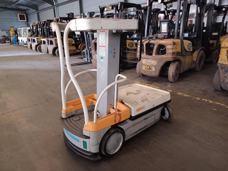 Crown CROWN WAVE50-118 - Vertical mast lift: picture 1 Crown CROWN WAVE50-118 - Vertical mast lift: picture 1