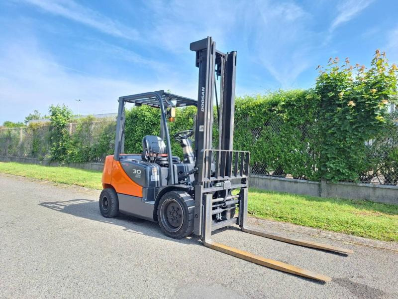Doosan D30S 5 - Diesel forklift: picture 1 Doosan D30S 5 - Diesel forklift: picture 1