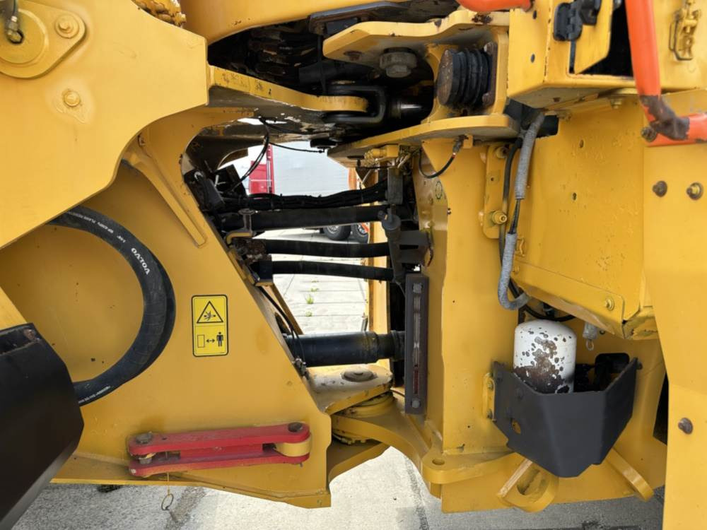 Volvo L150H - Wheel loader: picture 5 Volvo L150H - Wheel loader: picture 5