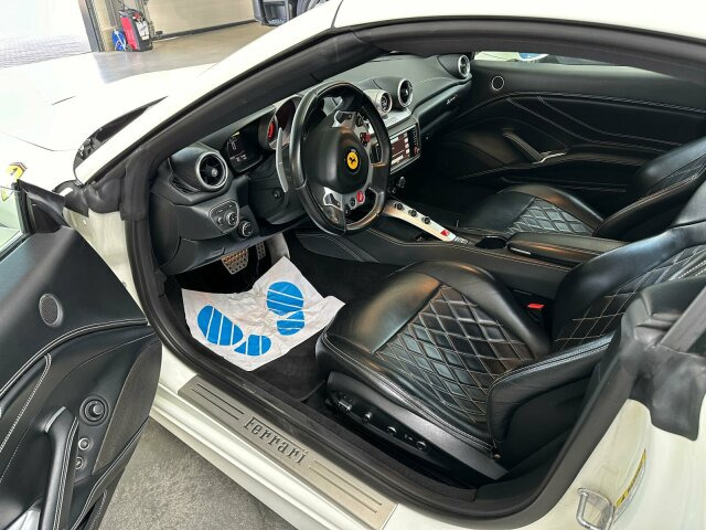 Convertible Ferrari F149 Cabrio: picture 7